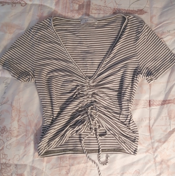 Gaze Kinched Stripes Shirt Crop - Picture 2 of 5